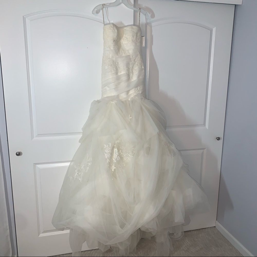 White by Vera Wang Strapless Wedding Dress - Ivory